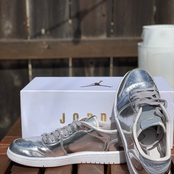 AIR JORDAN 1 RETRO LOW PINNACLE 'METALLIC SILVER' - Picture 3 of 10